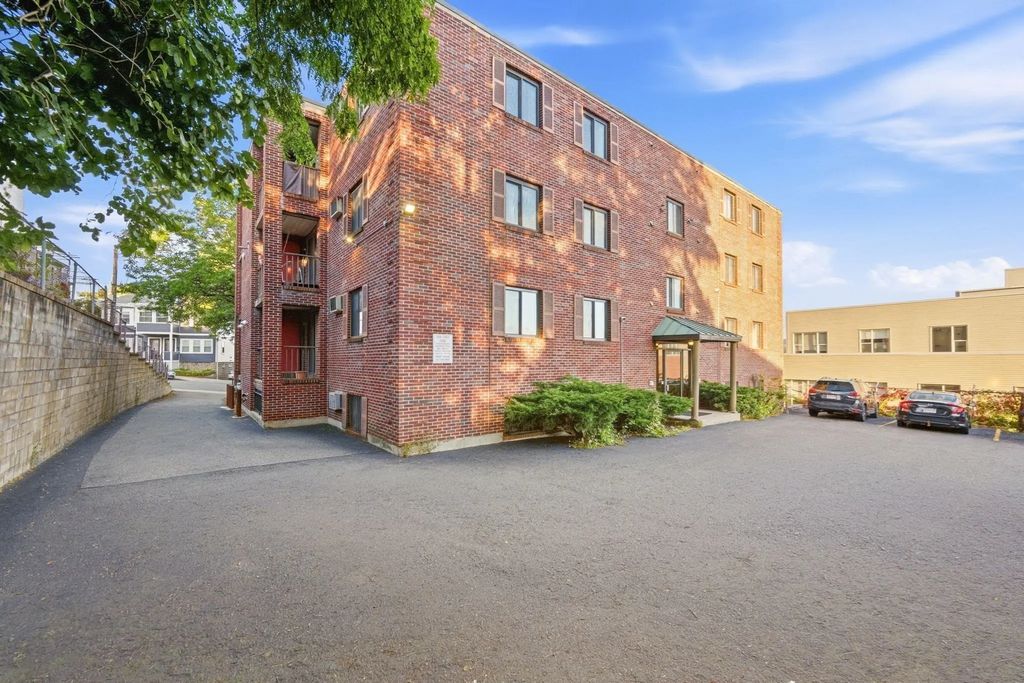 14 Boston St #1a, Somerville
