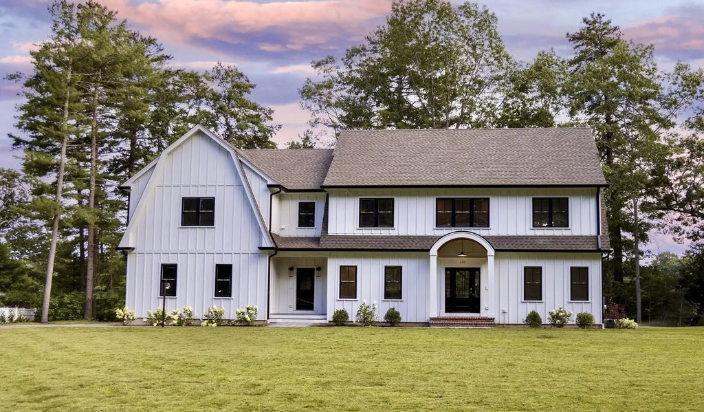 110 North Shore Drive, Stow