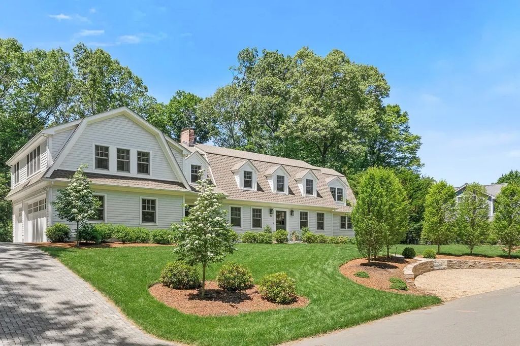 39 Fairbanks Ave, Wellesley