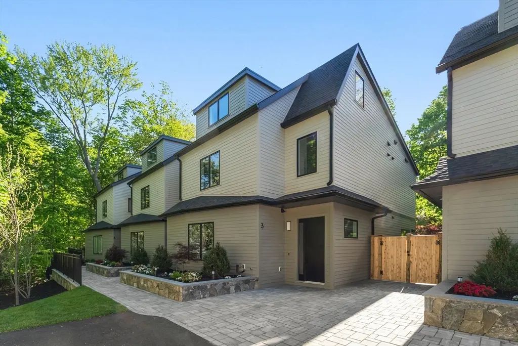 956 Walnut Street #3, Newton
