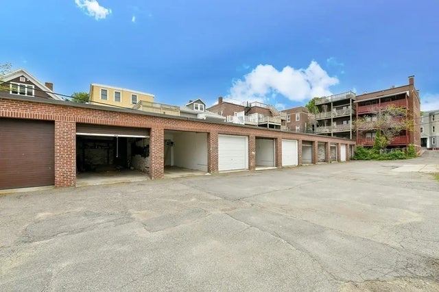 404r K St (spot 4), Boston