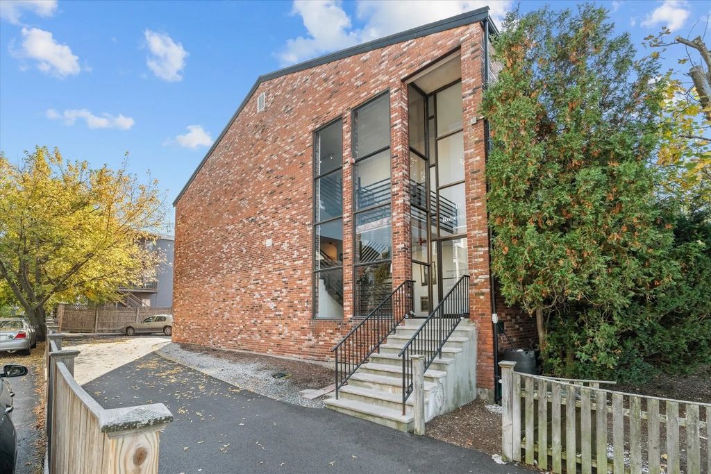10 Roberts Street #12, Somerville