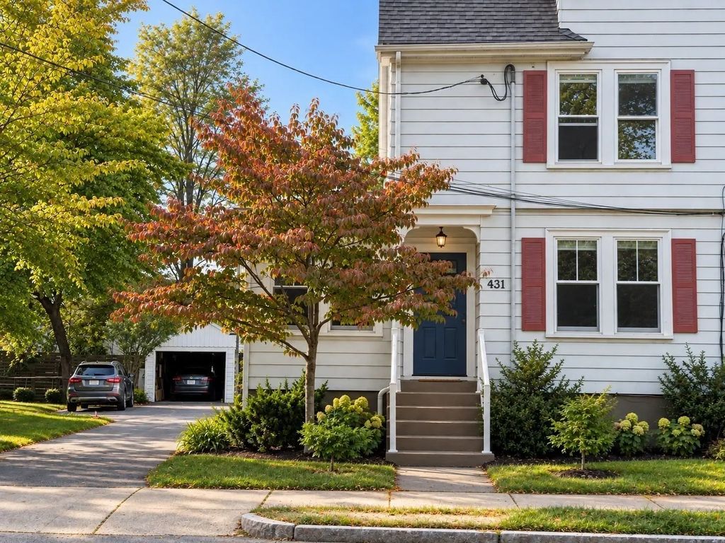 429-431 Parker St #431, Newton