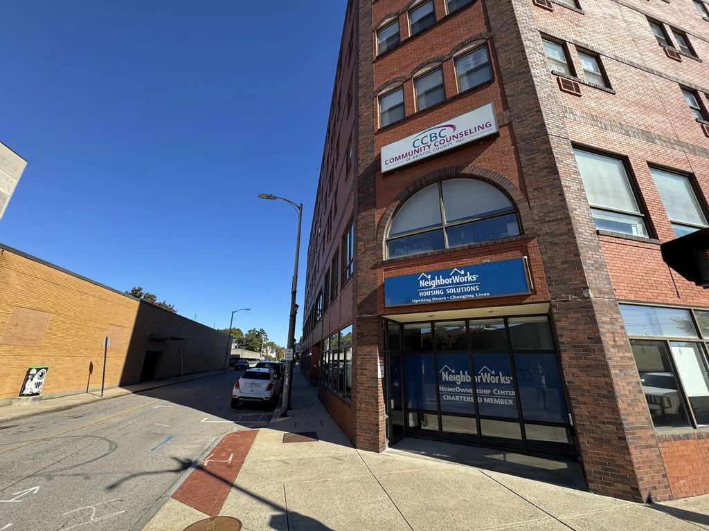 24 Park St #4c, Attleboro