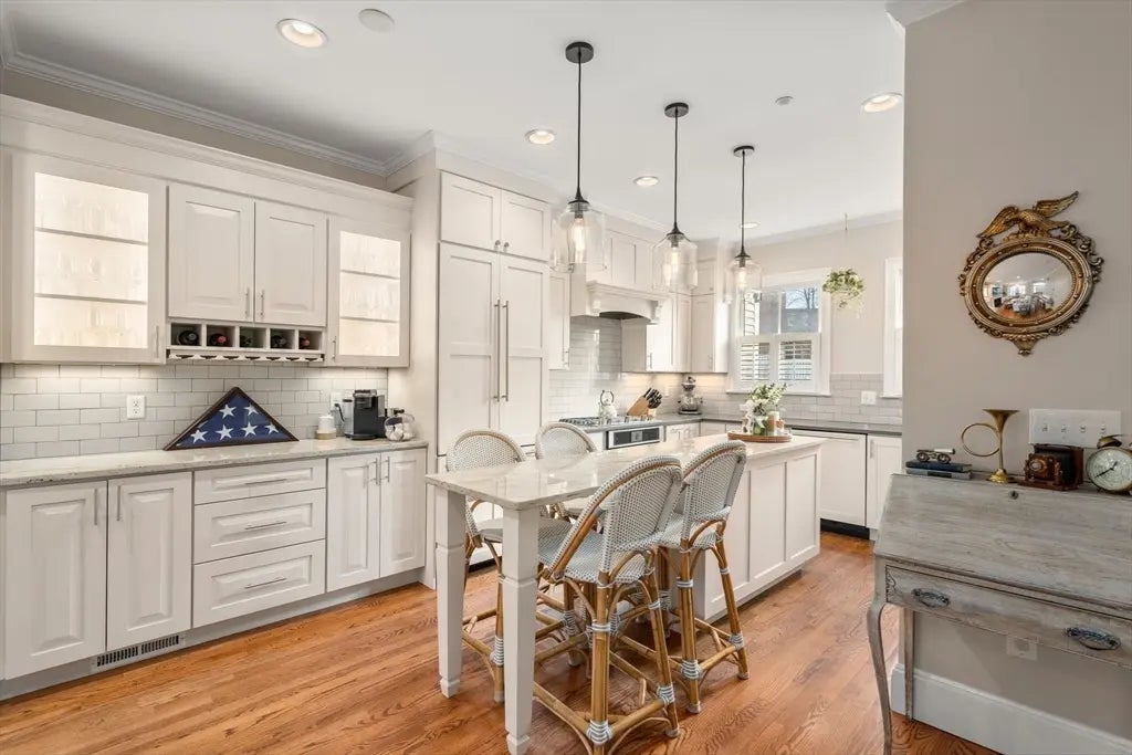 19 Charles St, Boston