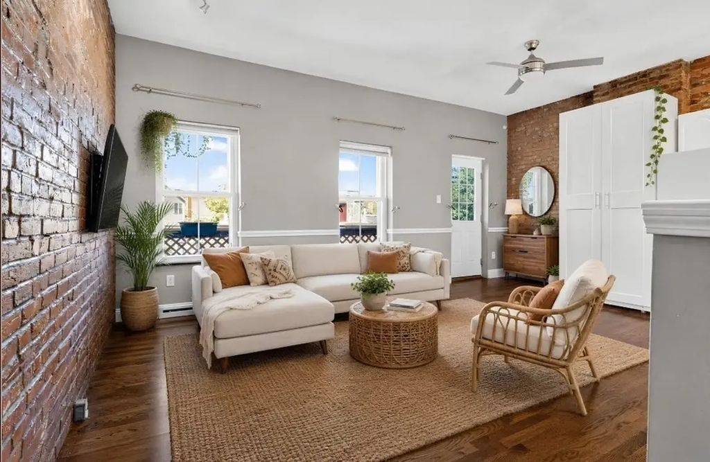 11 Medford St #3, Chelsea