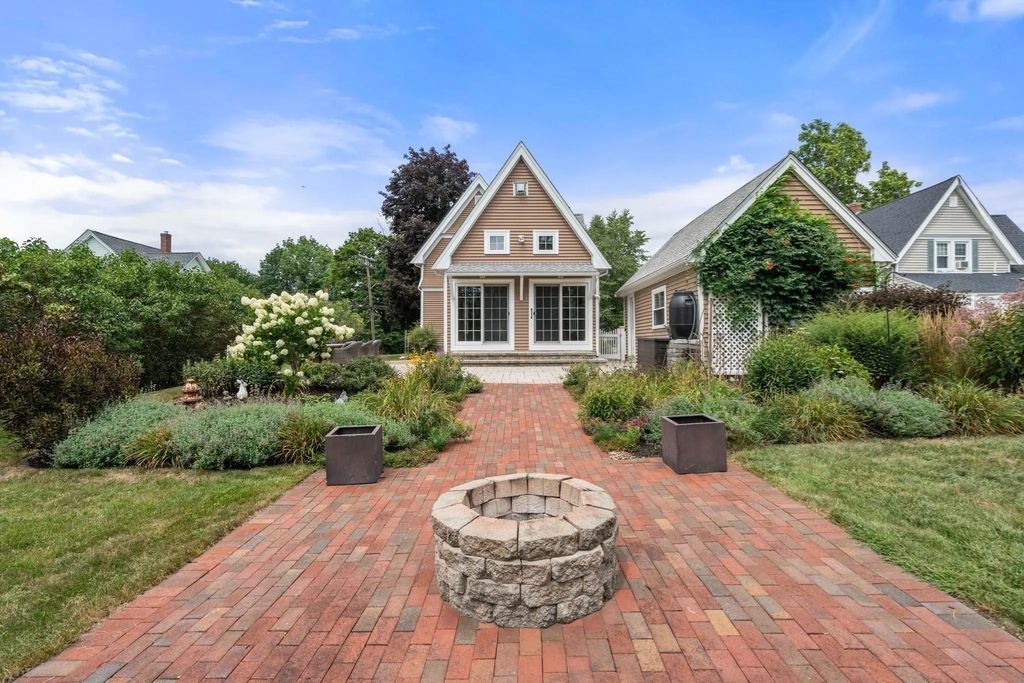 172 West St, Walpole