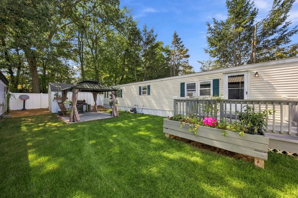 176 Lakeview Street, Tewksbury