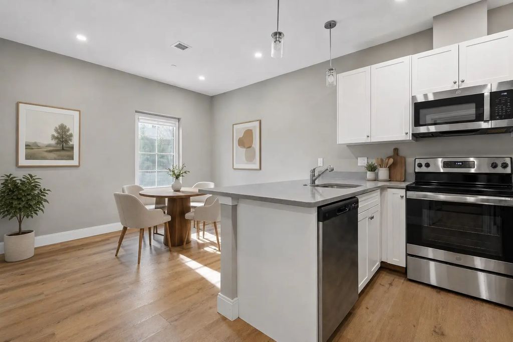 3 Burke Lane #203, Wellesley