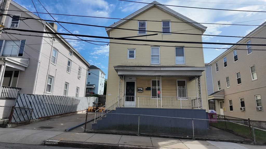 211 Wiliam, Fall River