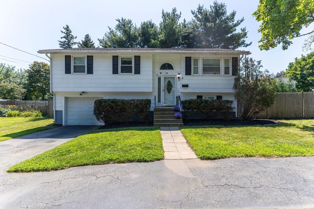 11 Hartford St, Salem