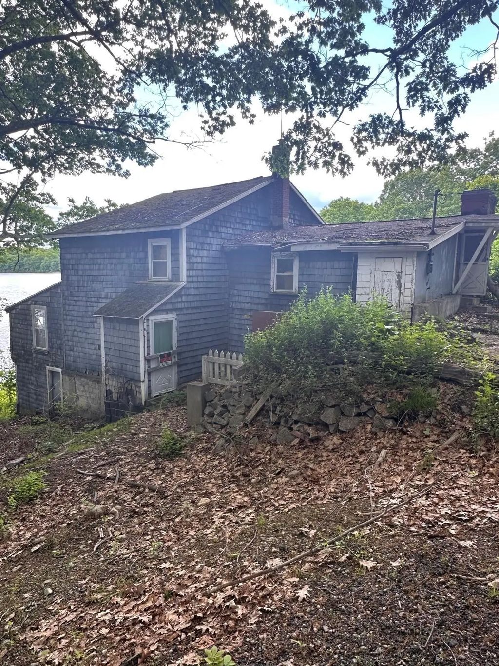56 Lake Sargent Dr, Leicester