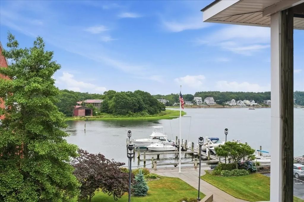 45 Main Street #302, Wareham
