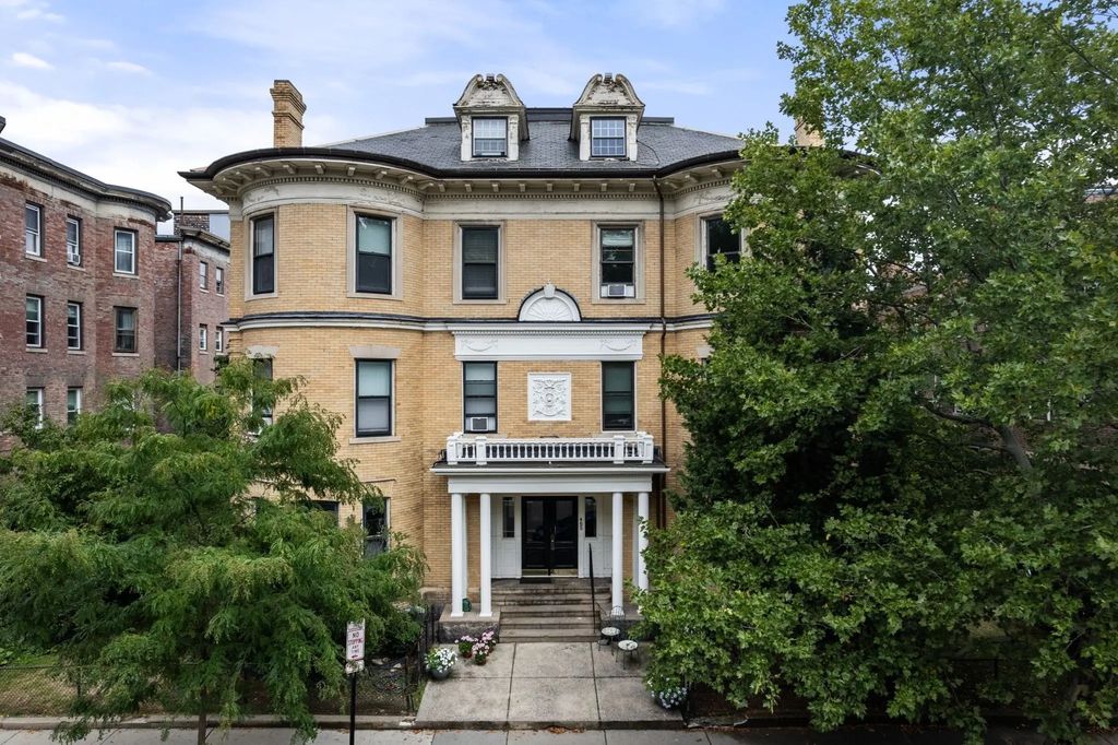 465 Washington St #1, Brookline