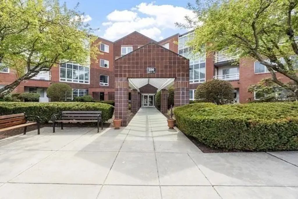 321 Place Ln #321, Woburn