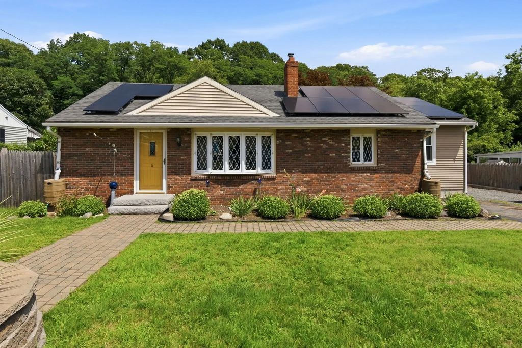 6 Appletree Road, Danvers