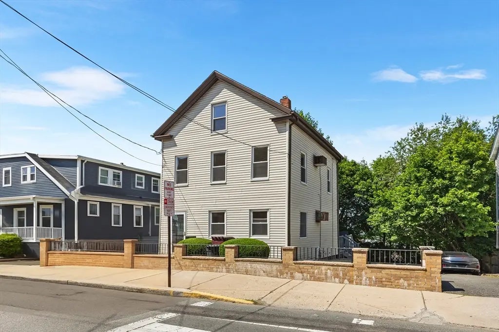 88 Garland St, Everett