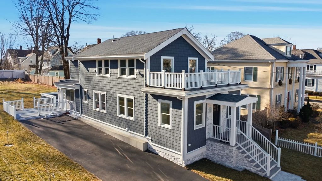 442 High St, Dedham