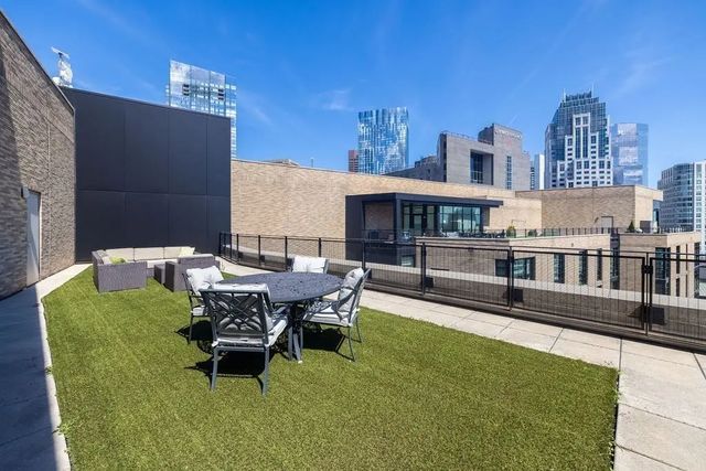 580 Washington St #phe, Boston
