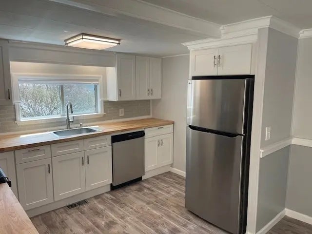 10 Willow Circle, Brimfield