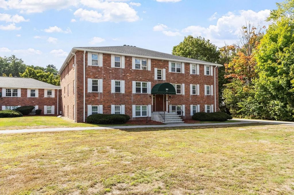 180 Tyngsboro Road #9c, Chelmsford