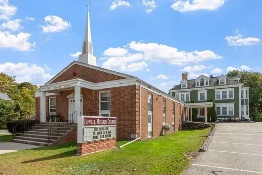 403 Andover St, Lowell