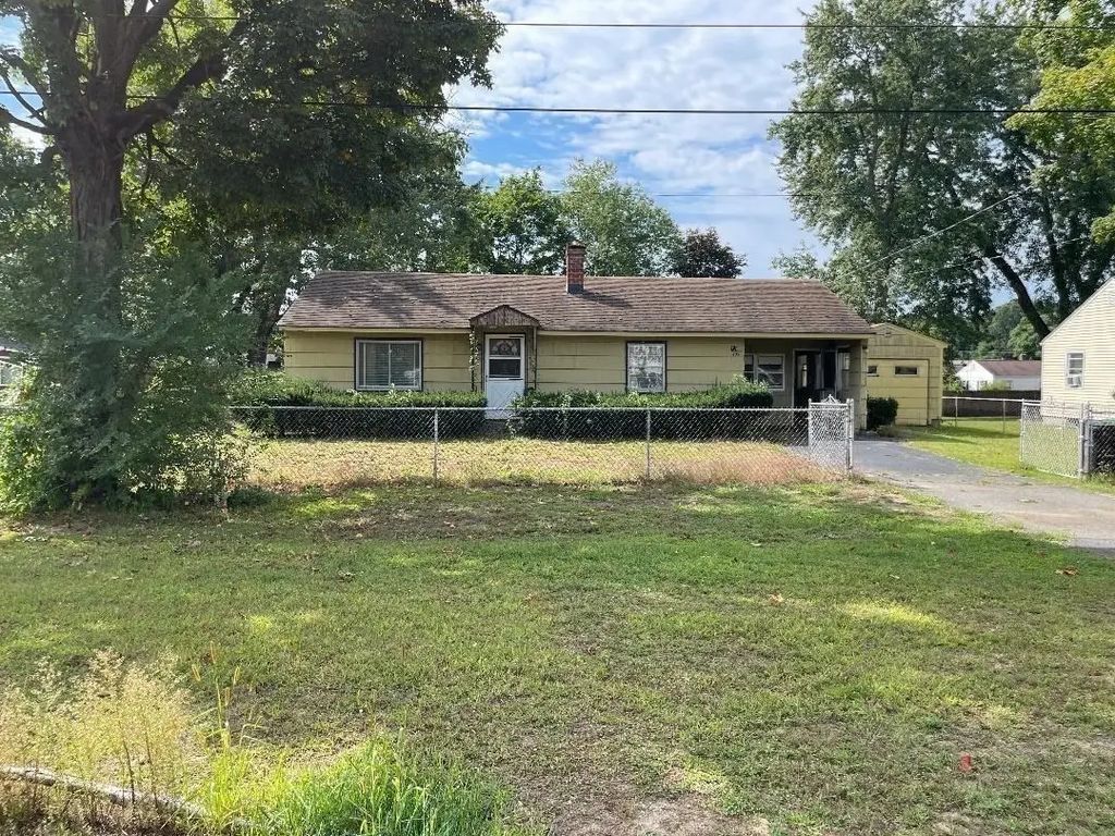 732 James Street, Chicopee