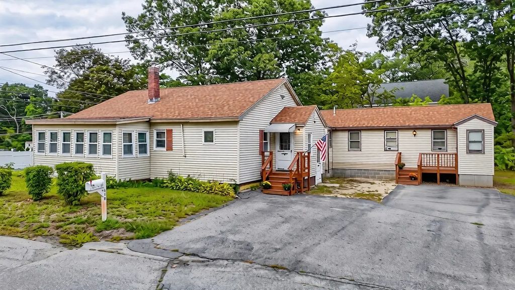 114 Old Meadow Rd, Dracut