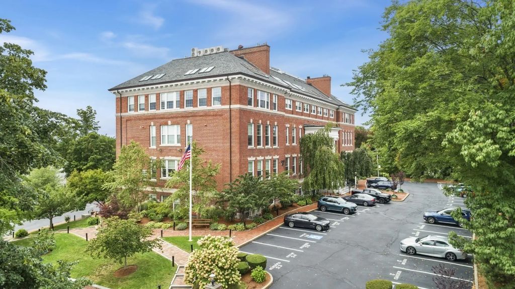 52 Sanborn Street #202, Reading