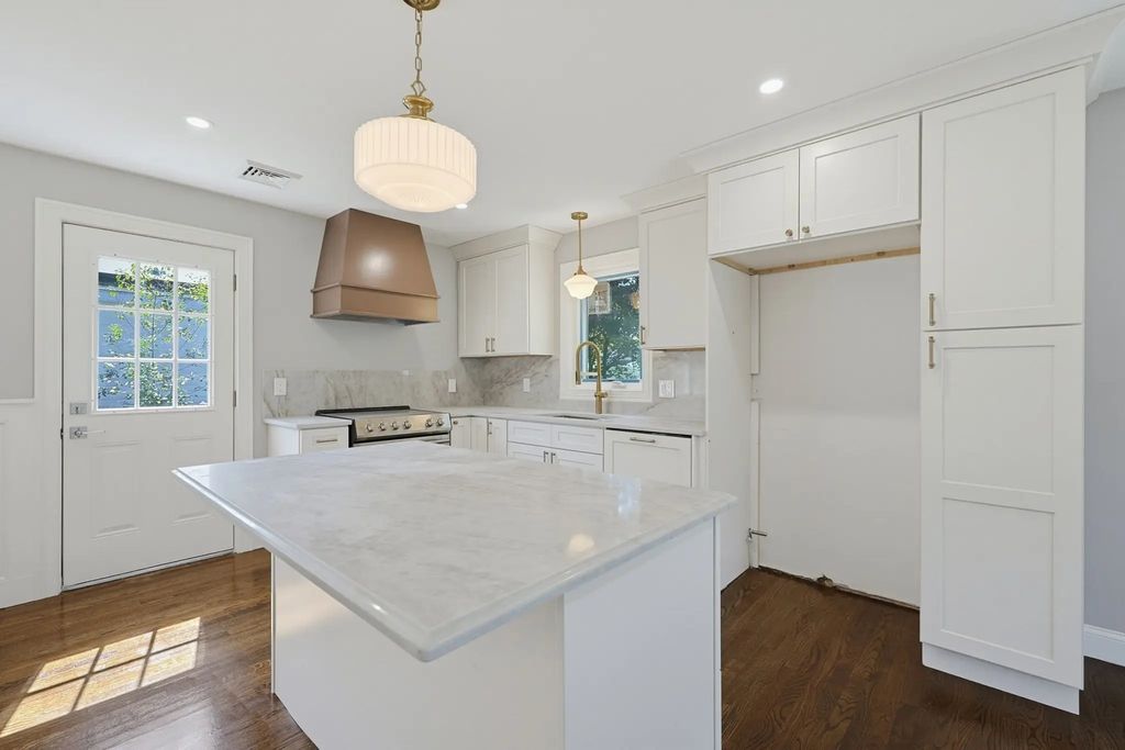 7 Hamilton St, Framingham