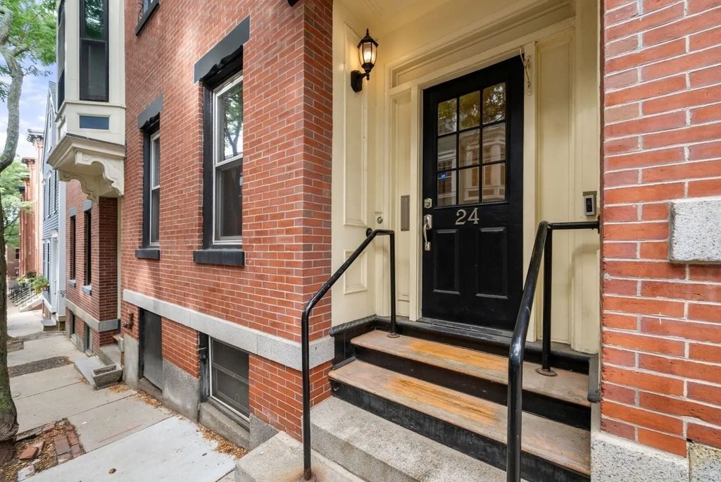 24 Auburn Street, Boston