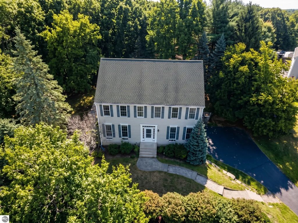 5 Bay Farm Ln, Grafton