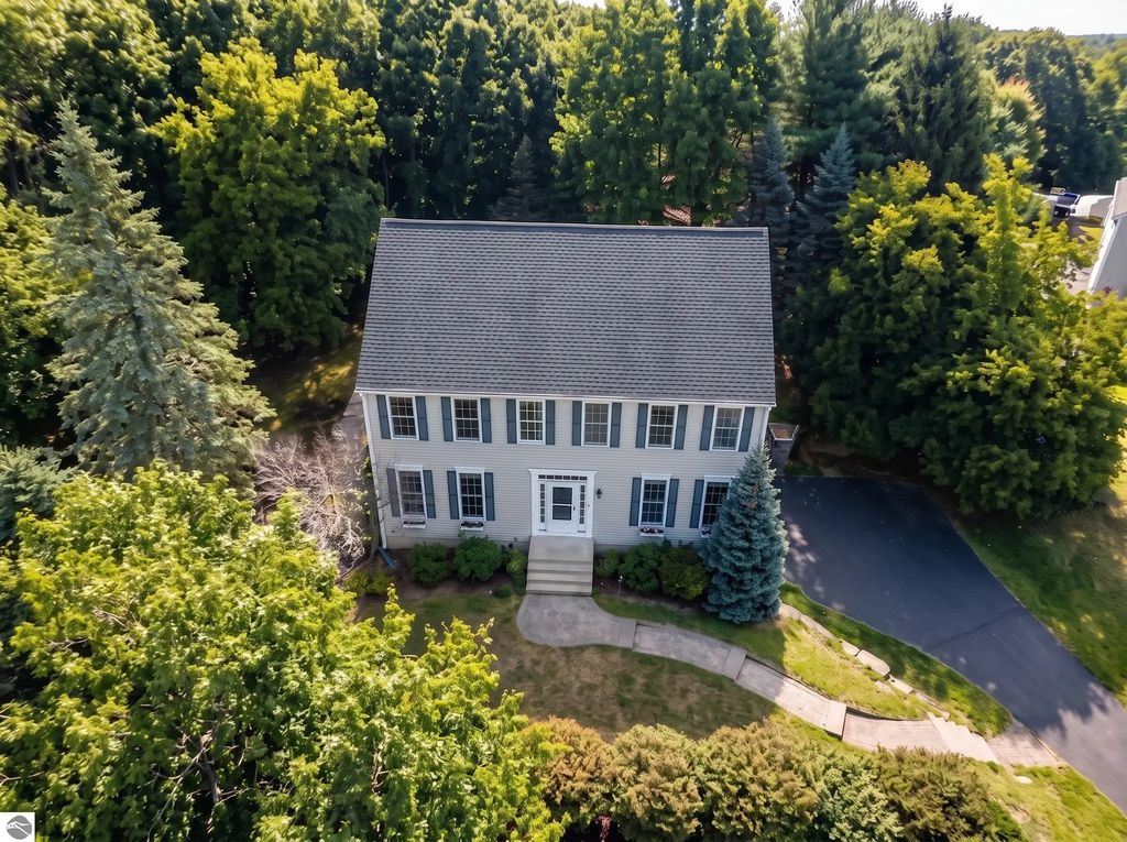 5 Bay Farm Ln, Grafton