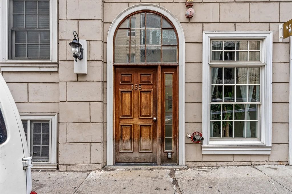 135-137 Salem St #7, Boston