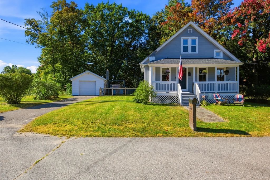 56 Lavalle Ave, Chicopee