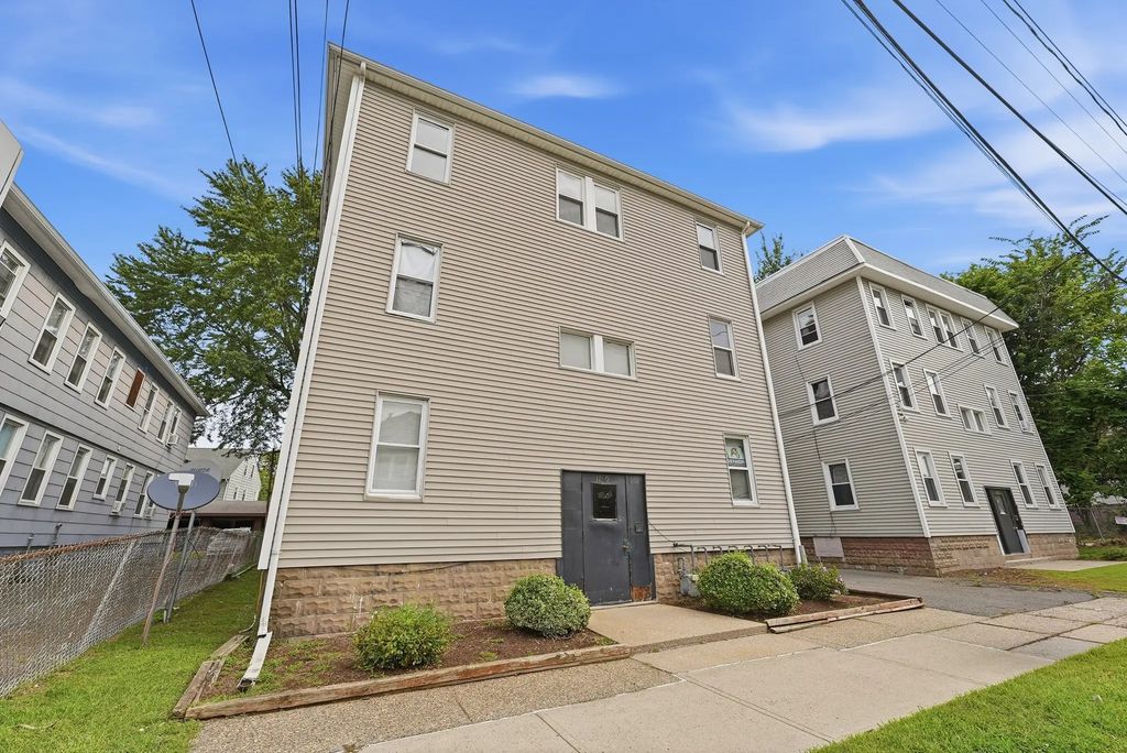 1200 Grattan #3r, Chicopee
