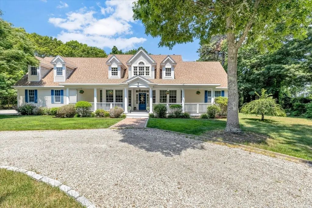 42 Iris Ln, Barnstable