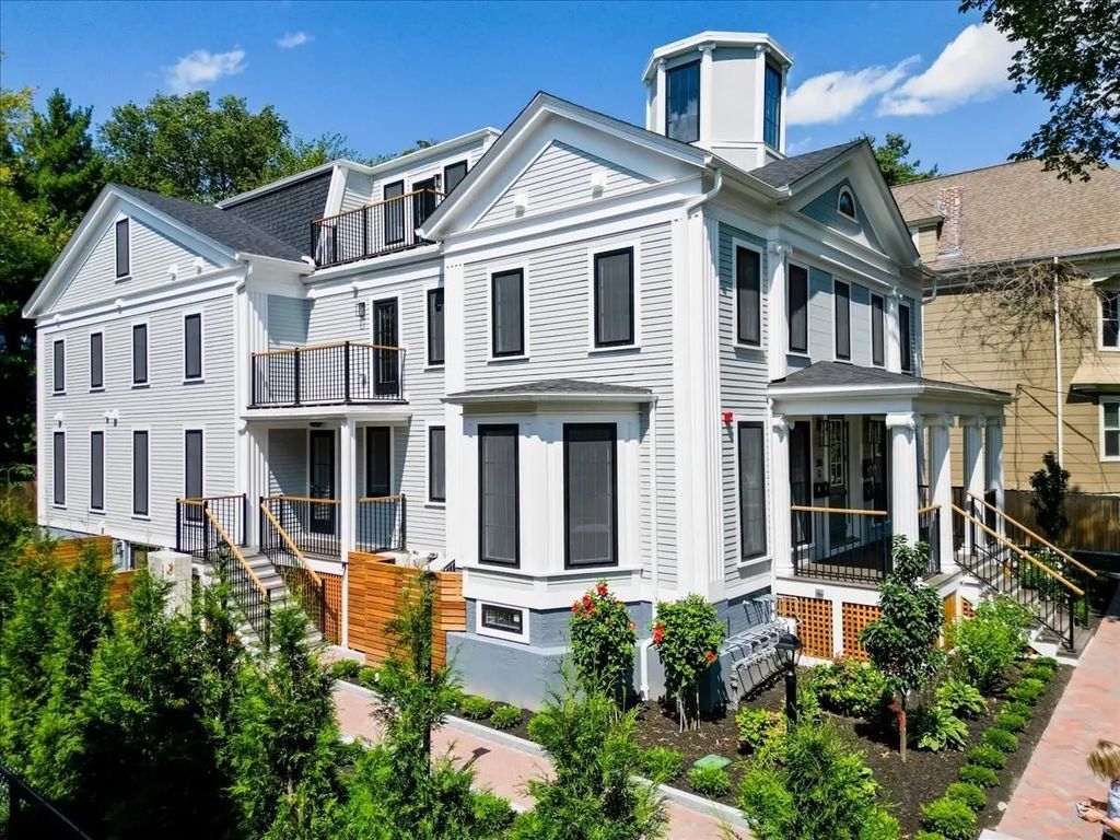 305 Chestnut Ave #6, Boston