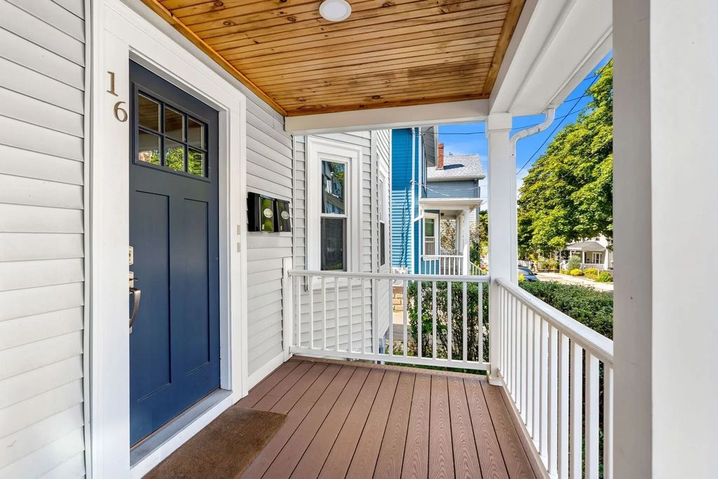 16 Phelps St #2, Salem