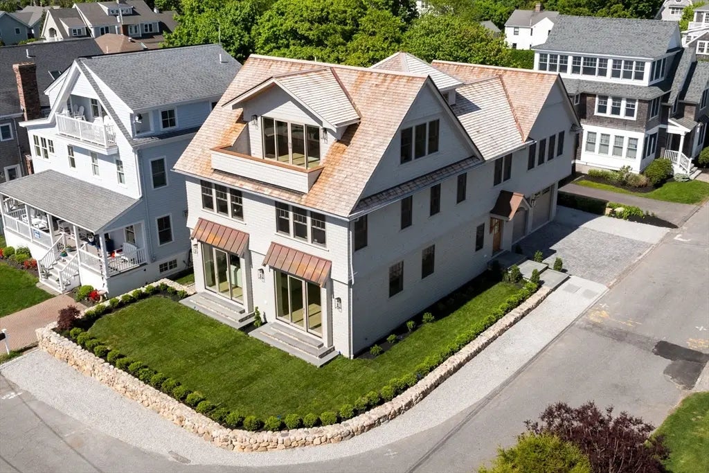 2 Collier Rd, Scituate