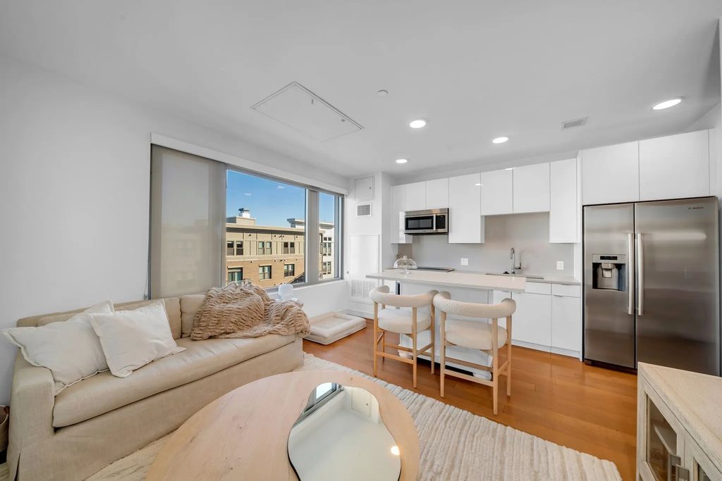 45 Lewis St #502, Boston