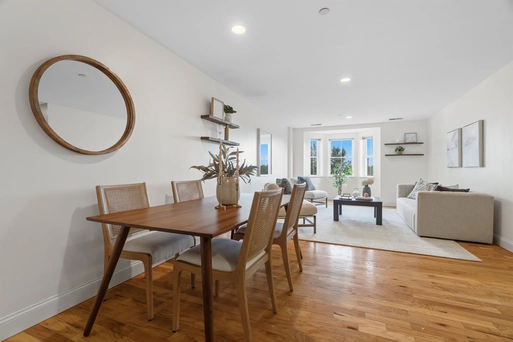 120 Wyllis Ave #310, Everett