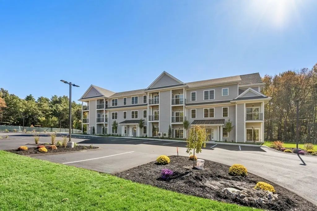 244 Main #101, Millis
