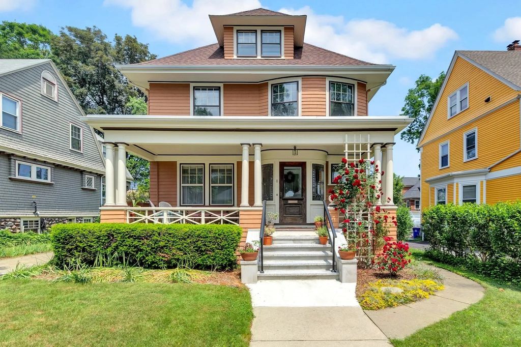 8 Centervale Park, Boston