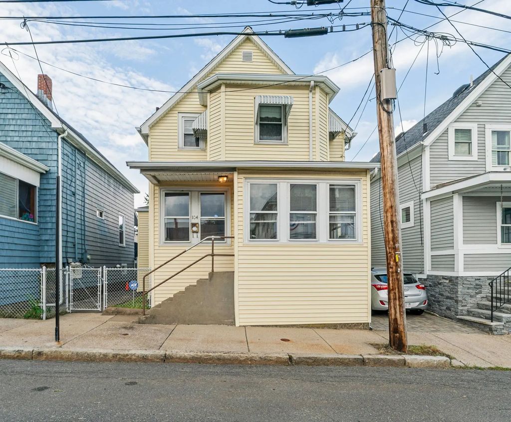 104 Fremont St, Somerville