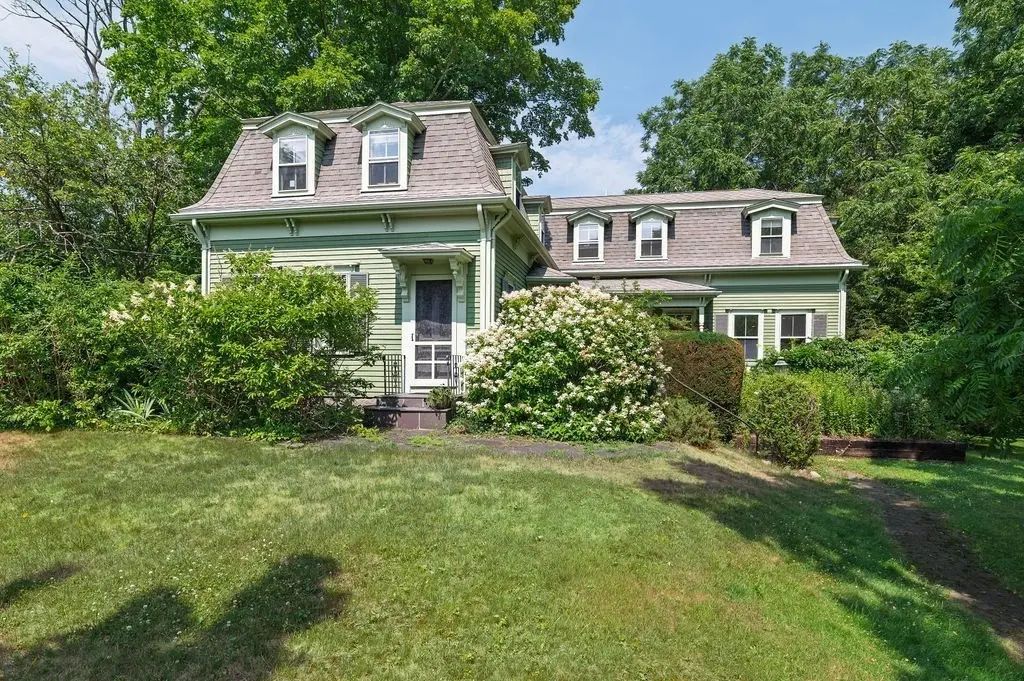 30 Mordecai Lincoln Rd, Scituate