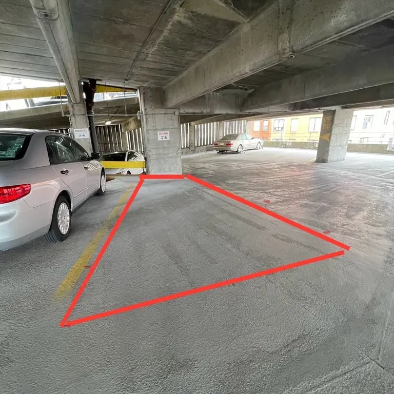 425 Newbury St. #218, Boston