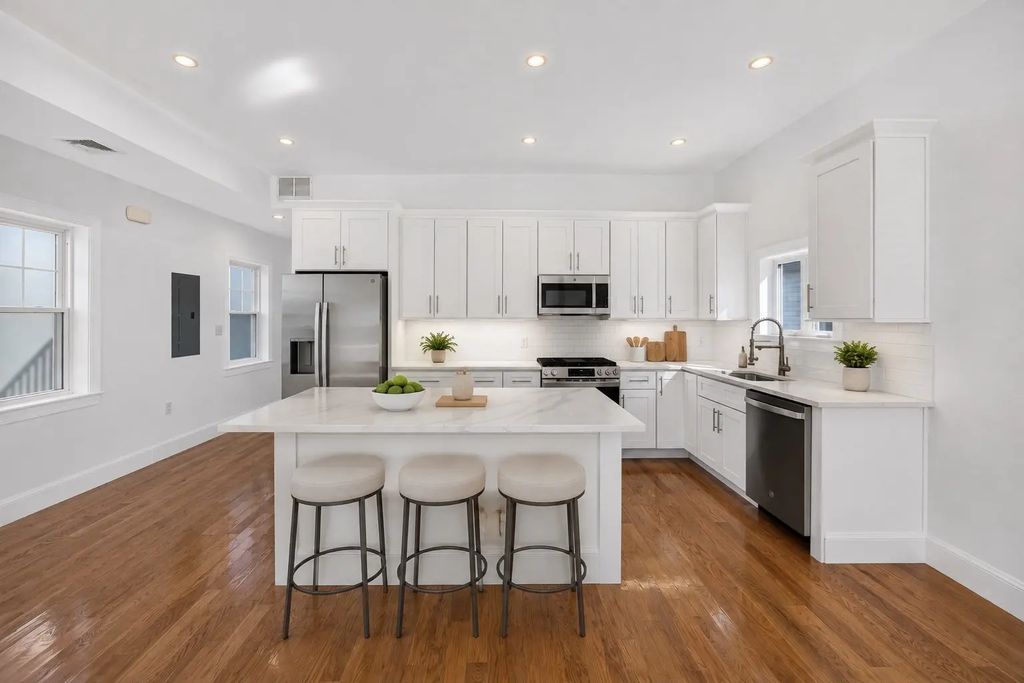 59 Larkin St #1, Revere