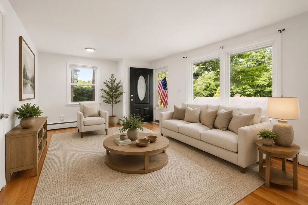 25 Pinedale St, Southbridge