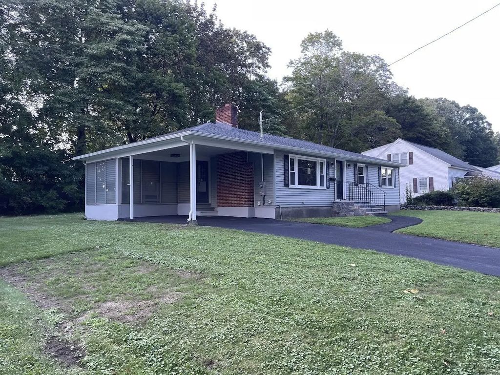 36 Stuart Ave, Leominster